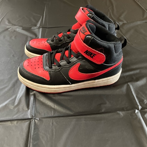 Nike kids shoes…size 13C - Picture 5 of 6